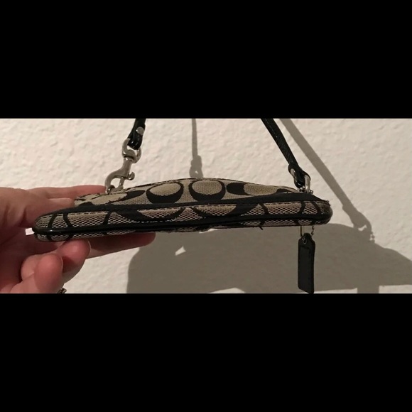 Coach Wristlet - Picture 3 of 4